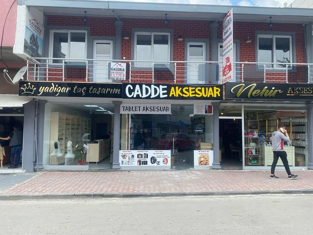 ANA CADDE DE REFİK CESURDA DEPREME DAYANIKLI KİRALIK İŞ